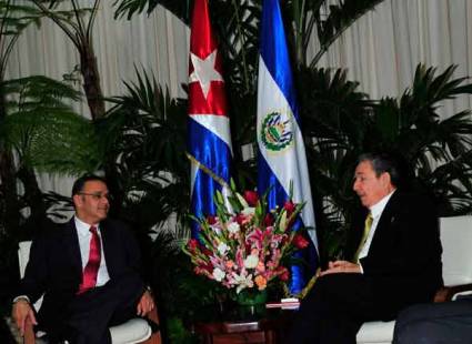 Raúl Castro Ruz y Mauricio Funes Cartagena