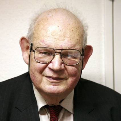 Benoit Mandelbrot