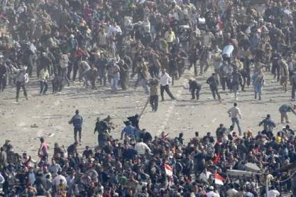 Continúan protestas contra Mubarak