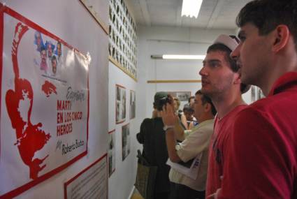 Exposición fotográfica del cubano Roberto Busto