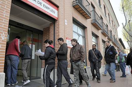 España aumenta cantidad de desempleados