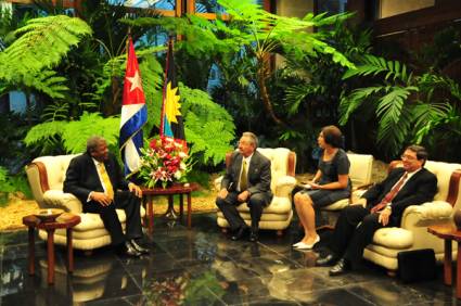 Winston Baldwin Spencer de visita en Cuba