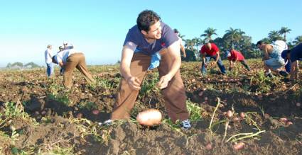 Jóvenes estudiantes en la agricultura