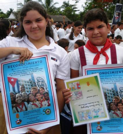 Lisbet Moya González (a la izquierda) y Zaraí García Rodríguez