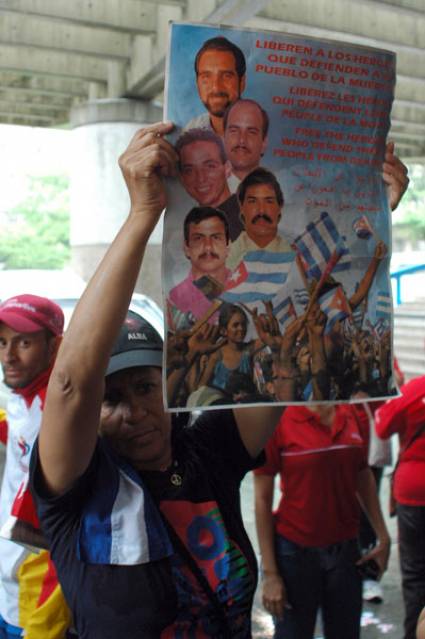 Marchan por los Cinco en Caracas