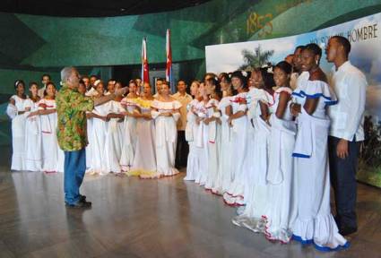 Integrantes de la Academia Nacional de Canto Mariana de Gonitch 