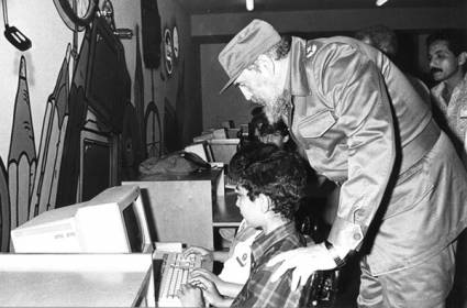 Fidel en el Palacio Central de Computación
