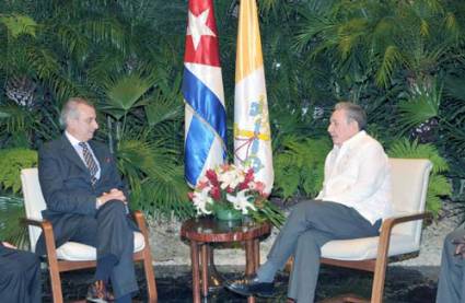 Recibe Raúl a la delegación de la Santa Sede