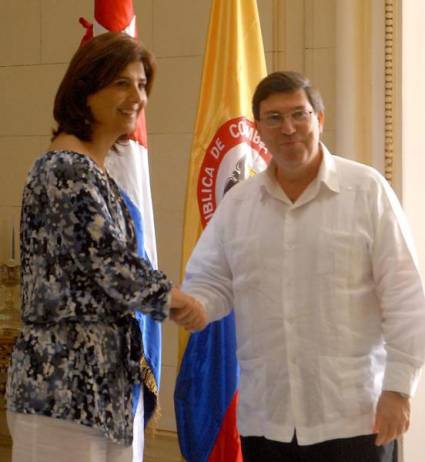 Canciller cubano recibe a su homóloga colombiana