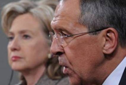 Hillary Clinton y Serguei Lavrov