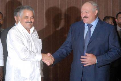 Lukashenko visita Cuba