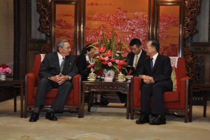 Raúl durante su encuentro con Wen Jiabao