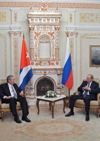 Raúl Castro y Vladimir Putin