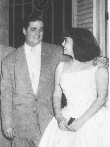 José Antonio y su novia María Esperanza Muñiz