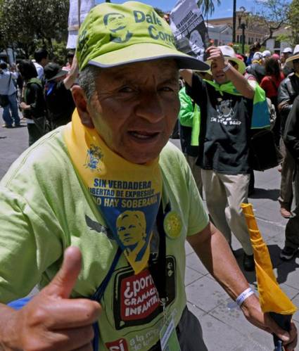 Simpatizantes de Assange en Quito, Ecuador