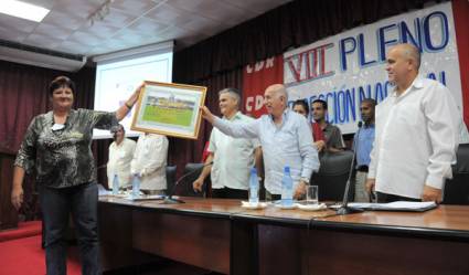 Clausura del VIII Pleno de la organización de masas