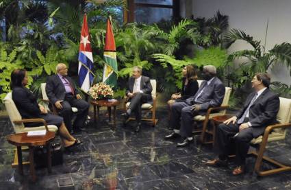 Recibe Raúl al Presidente de Guyana