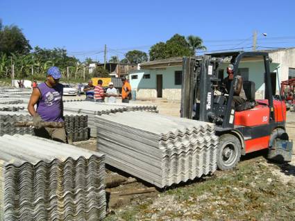 Pobladores en Guantánamo