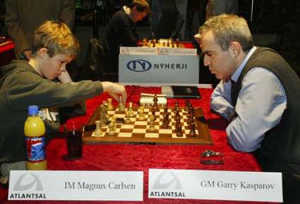 Magnus Carlsen enfrenta a Kasparov