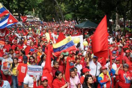 Juventud venezolana apoya a Chávez