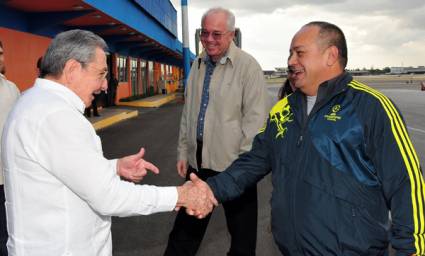 Departió Raúl con Nicolás Maduro, Diosdado Cabello, Rafael Ramírez y Cilia Flores   