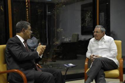 Leonel Fernández Reyna y Raúl Castro Ruz