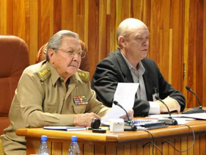 Raúl Castro y Rodrigo Malmierca