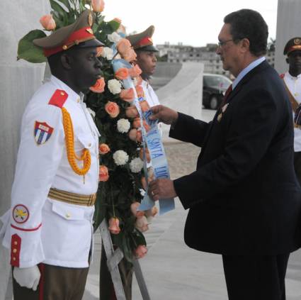Homenaje al Héroe Nacional cubano
