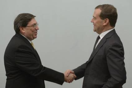 Dmitri Medvedev y Bruno Rodríguez Parrilla