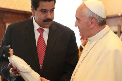 Papa Francisco y Nicolás Maduro