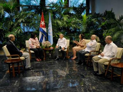 Raúl sostiene encuentro con Directora de la OPS