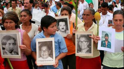 Familiares recuerdan a las víctimas