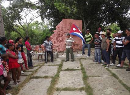 Jóvenes en la manigua 