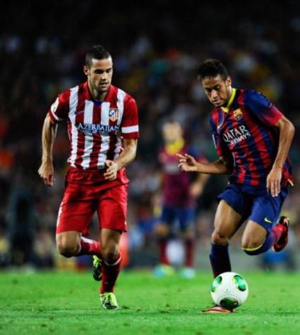 El brasileño Neymar (derecha)