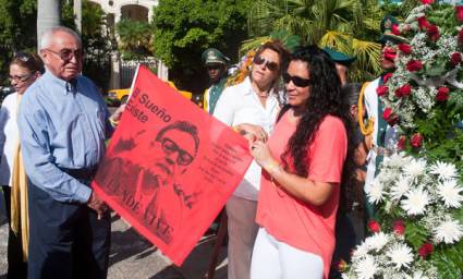 Homenaje a Salvador Allende