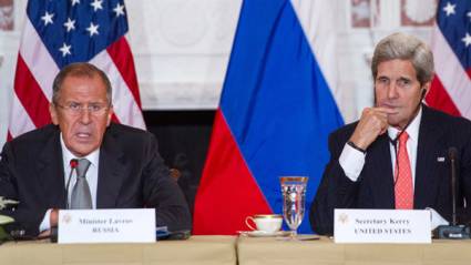 Sergei Lavrov, y su homólogo estadounidense, John Kerry