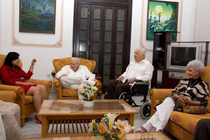 Encuentro con Mario Renato Menéndez, director de los diarios Por Esto!