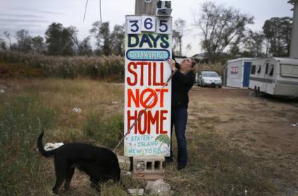 «365 días y aún sin hogar»