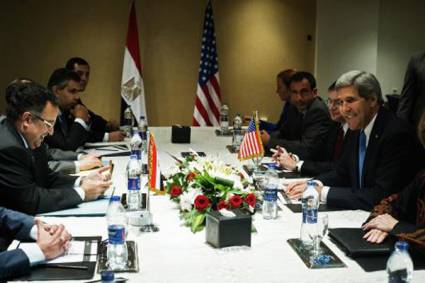 John Kerry yel ministro egipcio de Exteriores, Nabi Fahmy