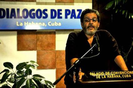 El representante guerrillero Marco León Calarcá