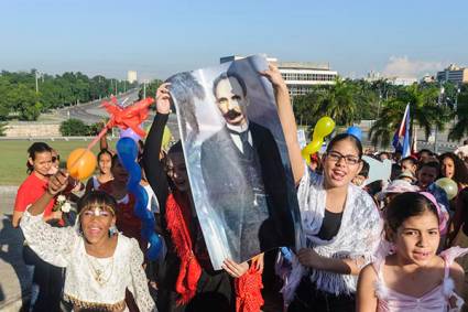 Desfile martiano en Cuba