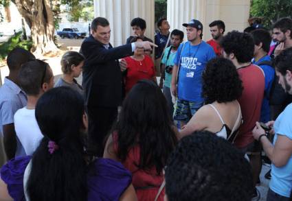 Miembros de la Oclae visitan el Alma Mater