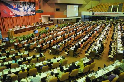 Sesión plenaria del IX Congreso de la Federación de Mujeres Cubanas