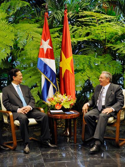 Raúl Castro y Nguyen Tan Dung