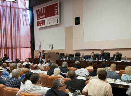 Escritores y artistas en la UNEAC