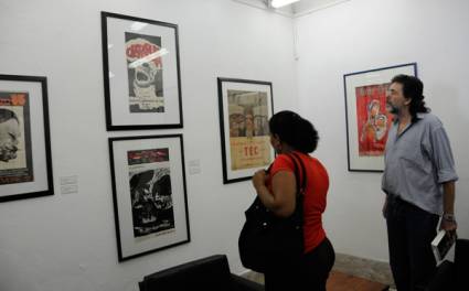 Inauguración de la muestra Carteles en escena