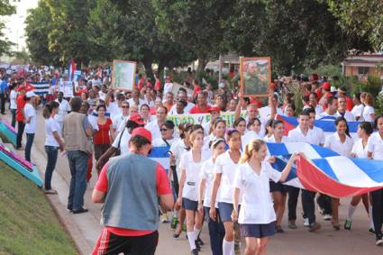 Desfile por el Día Internacional de los Trabajadores en Artemisa