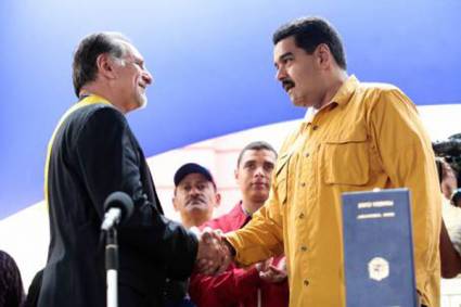 Presidente venezolano Nicolás Maduro con René González