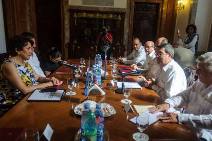 Cancilleres de Cuba y Honduras sostienen encuentro