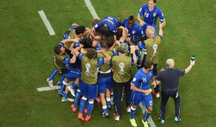 Italia celebra su segundo gol